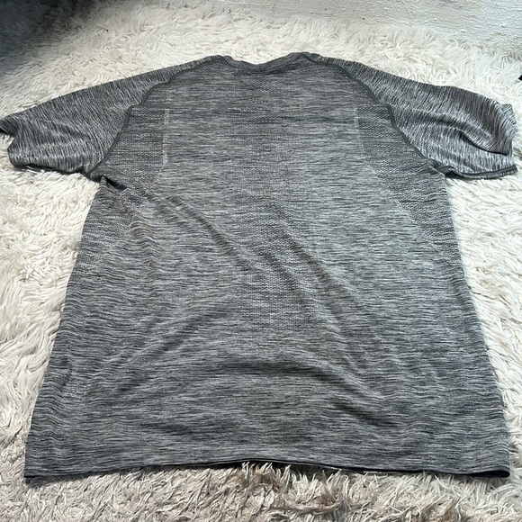 Lululemon Metal Vent Tech Short Sleeve Slate / White - Picture 6 of 7
